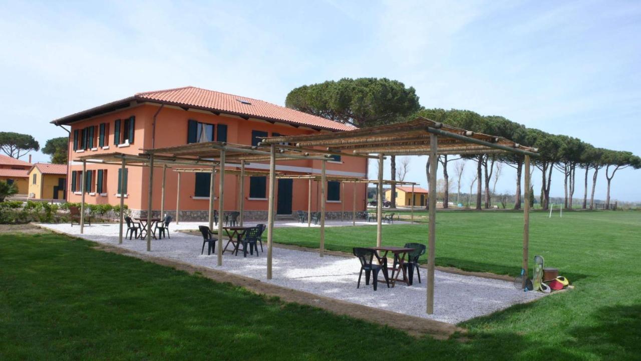 La Fattoria Di Tirrenia 아파트 호텔 외부 사진