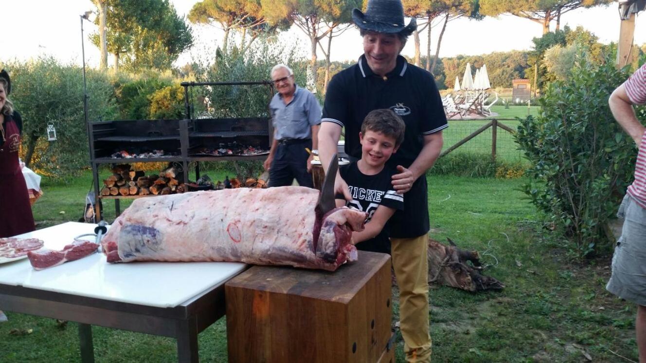 La Fattoria Di Tirrenia 아파트 호텔 외부 사진