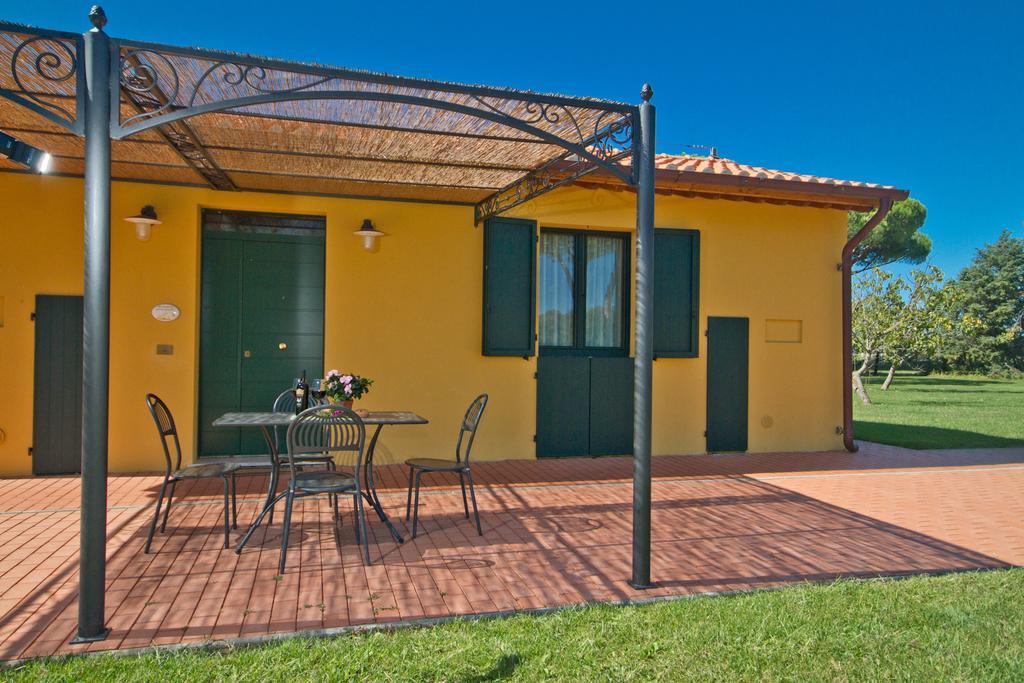 La Fattoria Di Tirrenia 아파트 호텔 객실 사진