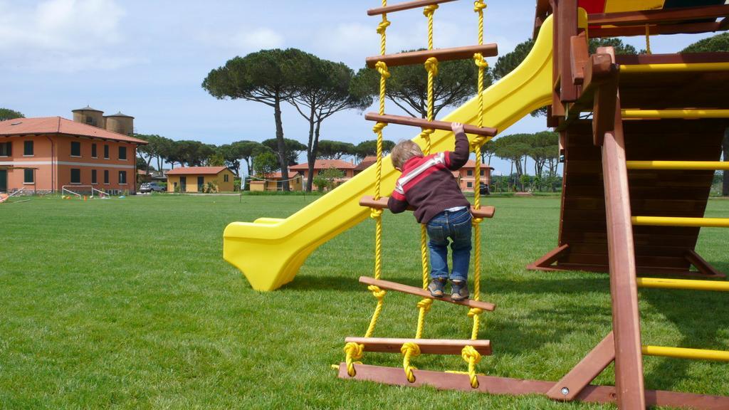 La Fattoria Di Tirrenia 아파트 호텔 외부 사진