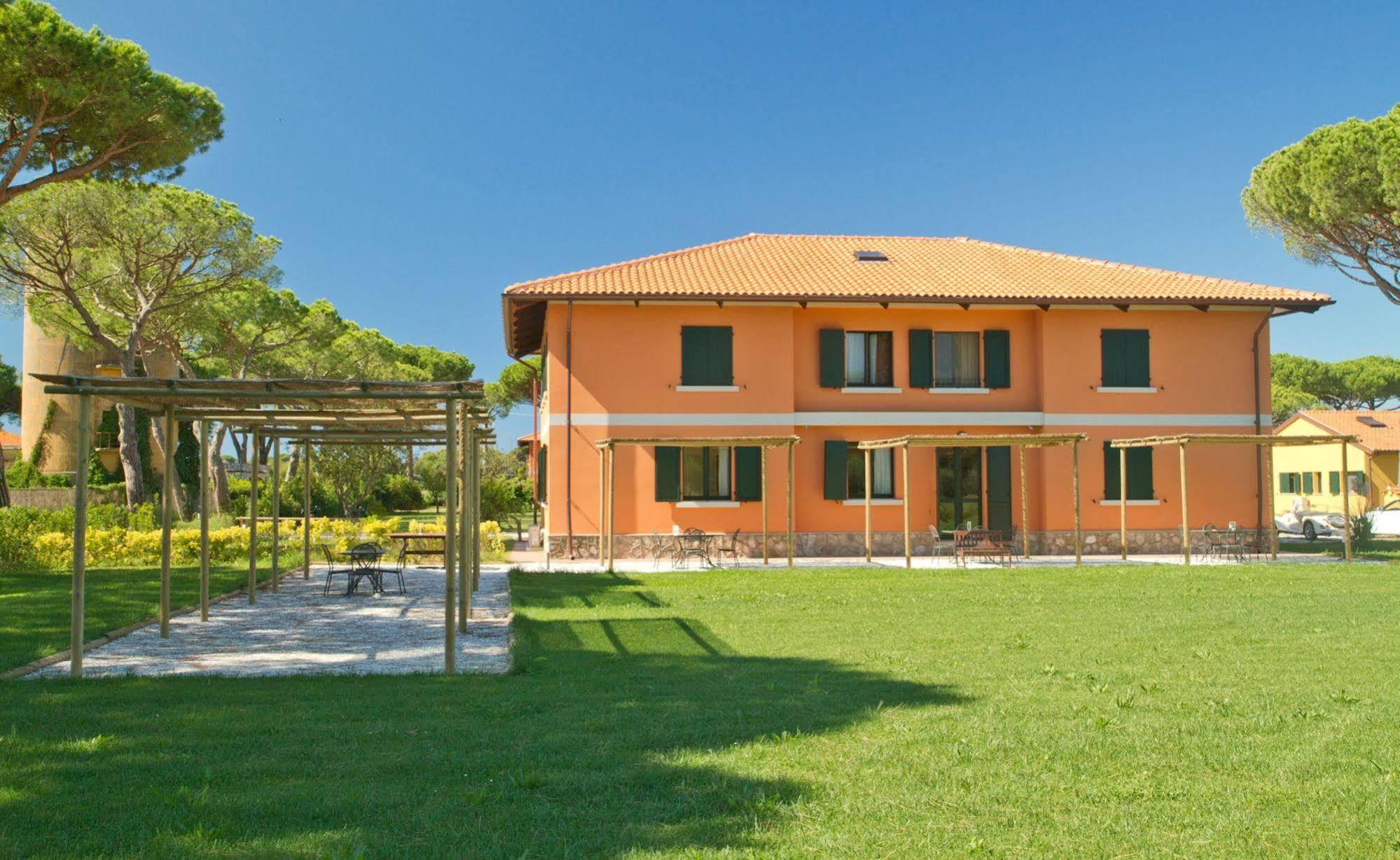 La Fattoria Di Tirrenia 아파트 호텔 외부 사진
