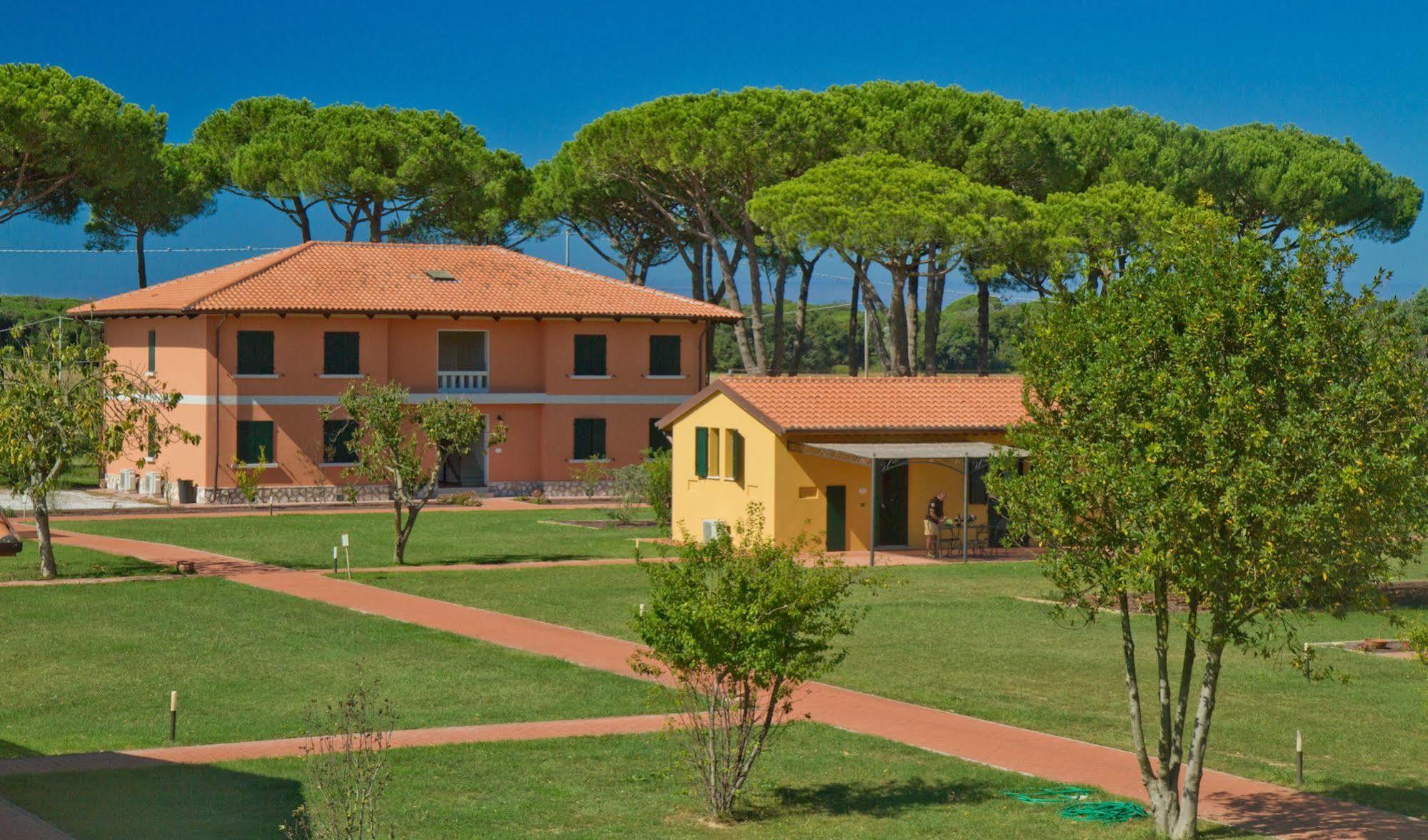 La Fattoria Di Tirrenia 아파트 호텔 외부 사진