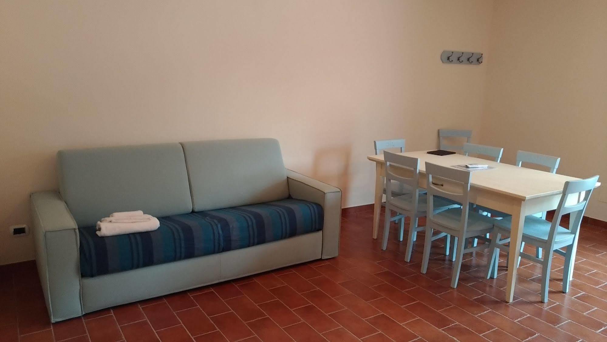 La Fattoria Di Tirrenia 아파트 호텔 외부 사진