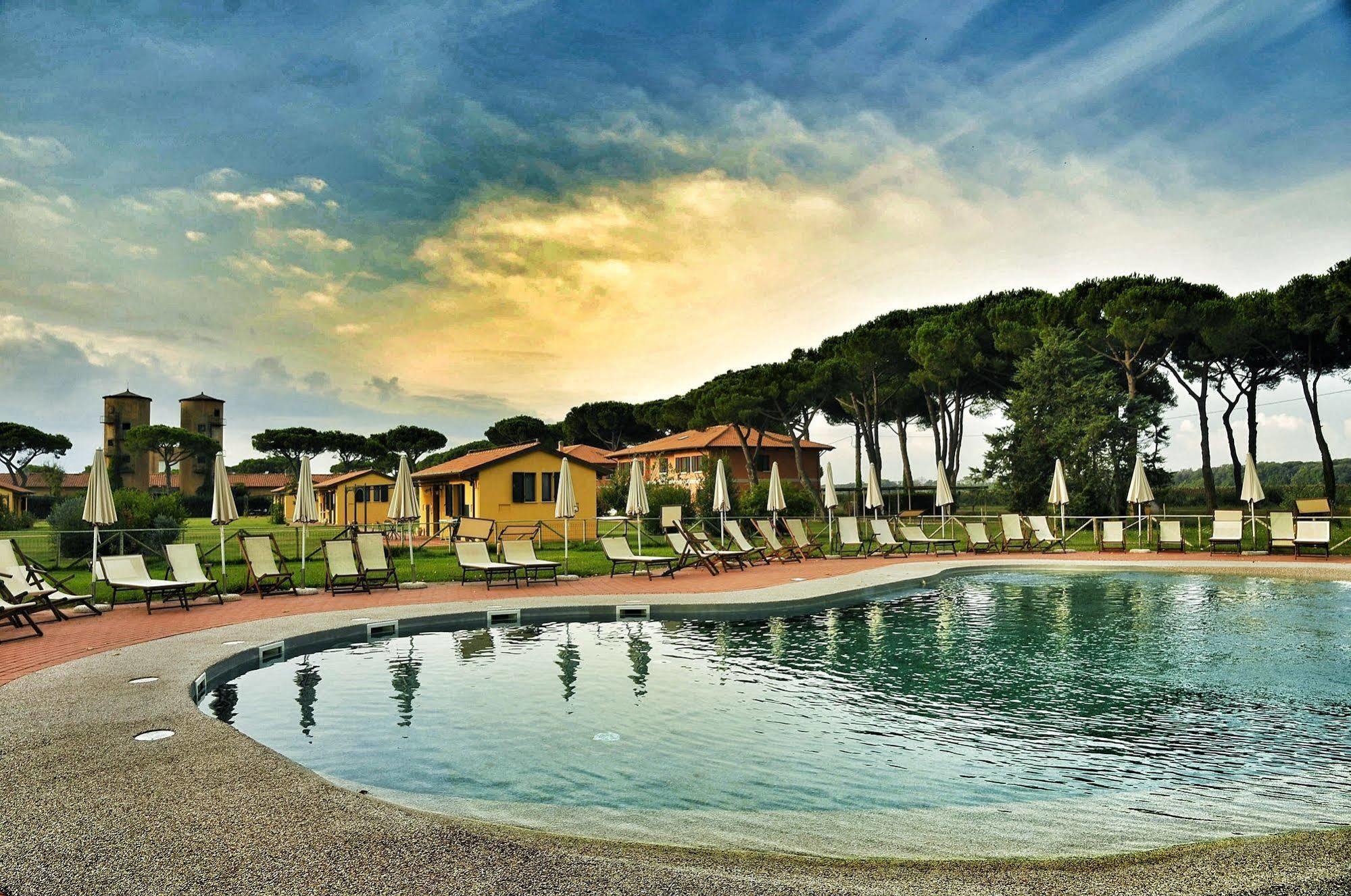 La Fattoria Di Tirrenia 아파트 호텔 외부 사진