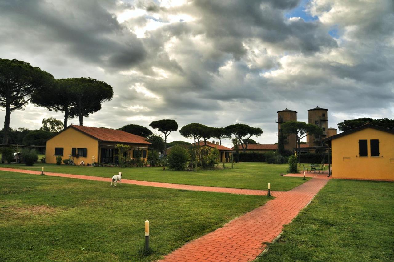 La Fattoria Di Tirrenia 아파트 호텔 외부 사진